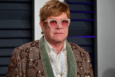 Elton Con korluqla mübarizə aparır: Yeni albom təhlükə altındadır