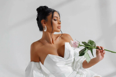 Qalmaqallı model Razi Əliyeva hamilədir - FOTO