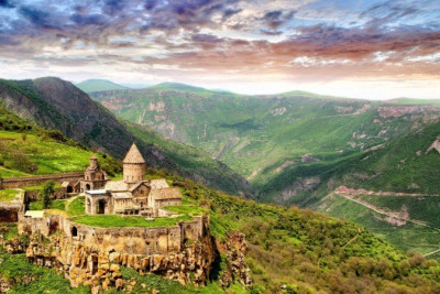 Qədim insan məskəni, türk qayaüstü rəsmləri, alban monastrları - KƏLBƏCƏRİN TARİXİ