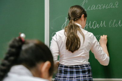 Rusiyada yaşayan azərbaycanlıların nəzərinə: Uşaqların məktəbdə oxuması üçün tələblər sərtləşdirilir