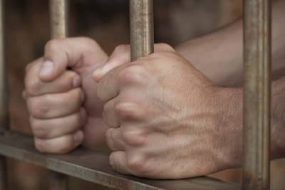 İsmayıllıda DƏHŞƏT: Əxlaqsızlıq edən arvadını və bibisi qızını bıçaqladı