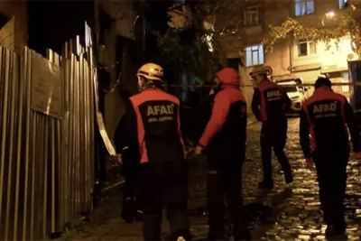 Məşhur türk müğənniyə məxsus bina çökdü