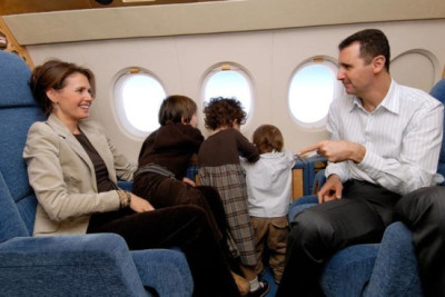 Bəşər Əsəd ailəsi ilə birlikdə qaçdı