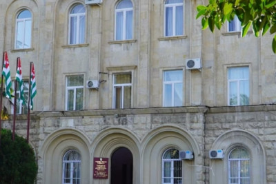 Abxaziya “parlament”ində atışma - Ölən və yaralanan var