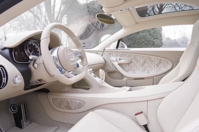 Bakı küçələrində 7 milyonluq maşın diqqət çəkdi - VİDEO