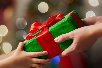 Fransada uşaqların Milad hədiyyələri oğurlanıb