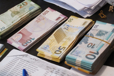 Azərbaycanda büdcə təşkilatlarında çalışan işçilərin yeni maaşları təsdiqlənib