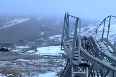 “Şahdağ” Turizm Mərkəzində attraksionda nasazlıq: İnsanlar yüksək hündürlükdə qaldı