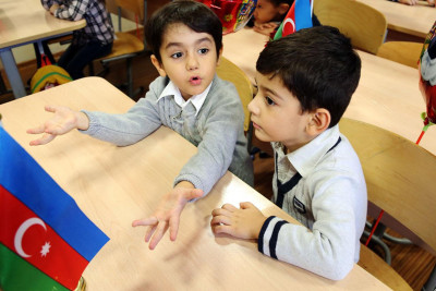 Təyyarədə tualetdə gizlənərək Fransaya uçmuşdu - Qərar verildi