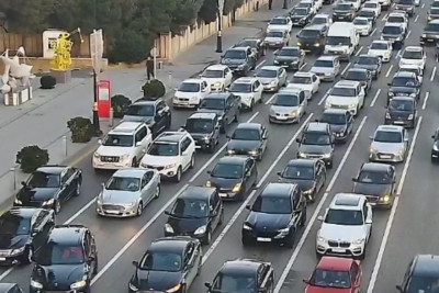 Bakıda tıxac olan yollar açıqlanıb – SİYAHI
