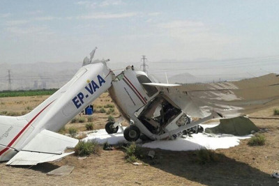 İranda təyyarə dağa çırpıldı, ölənlər var