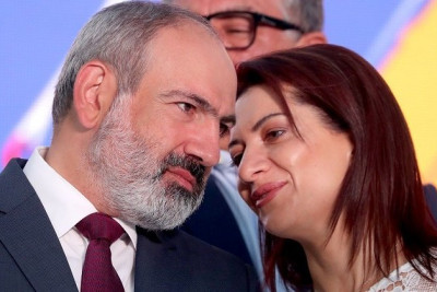 27 İllik Nikahsız sevgi yaşayan Paşinyan və Akopyanın rəsmi olmayan evlilik hekayəsi - VİDEO