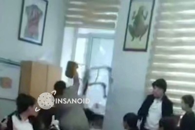 Sumqayıtda müəllim şagirdi stulla vurdu - ANBAAN VİDEO