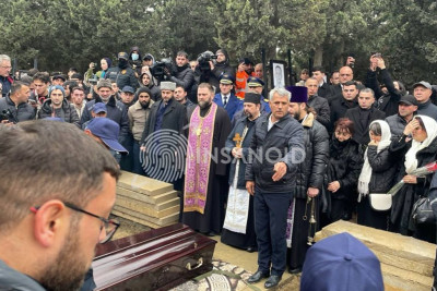 Təyyarə qəzasında həlak olan ekipaj üzvləri II Fəxri xiyabanda dəfn edilib - VİDEO/FOTO