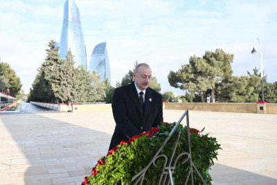 Prezident İlham Əliyev 20 Yanvar şəhidlərinin xatirəsini yad edib - FOTO