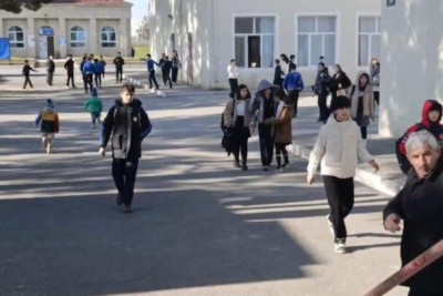 Şabranda 10-cu sinif ci məktəb yoldaşının gözünü ÇIXARIB