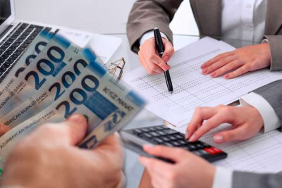 Bank külli miqdarda borcunu bağladı, sevincdən öldü