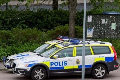 İsveçdə naməlum şəxs avtomobillə Rusiya səfirliyinin ərazisinə daxil olmağa cəhd edib