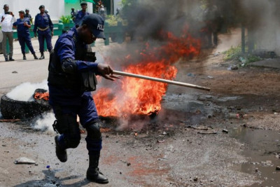 Konqoda etirazçılar səfirliklərə hücum ediblər