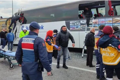 Türkiyədə zəncirvari qəza olub, 3 nəfər ölüb, 33-ü yaralanıb