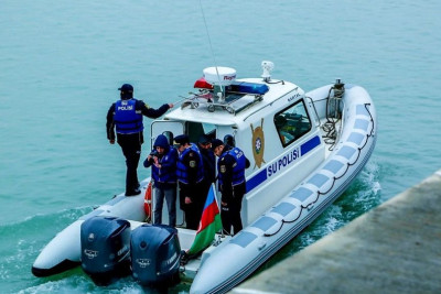 Su polisi qanunsuz balıq ovlayan şəxsi saxlayıb