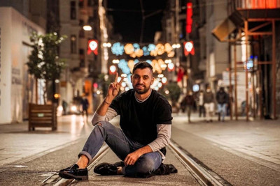 Ofisiantlıqdan uğurlu iş adamına çevrilən Rauf Hüseynovun HEKAYƏSİ