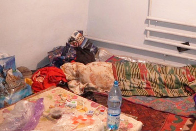 İçdiyi viskinin şüşəsi ilə atasını öldürmüşdü - Cəzadan azad edildi