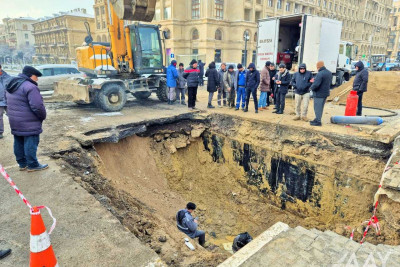 Bakının əsas prospekti çökmə səbəbindən BAĞLANDI