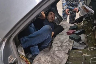 Axtarışda olan şəxs Türkiyəyə gedən maşında gizlənərək sərhədi keçməyə cəhd edib