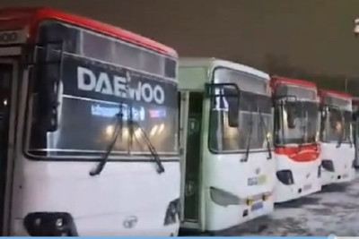 Avtobuslar xidmət etməkdən imtina etdi, yüzlərlə insan yollarda qaldı - VİDEO