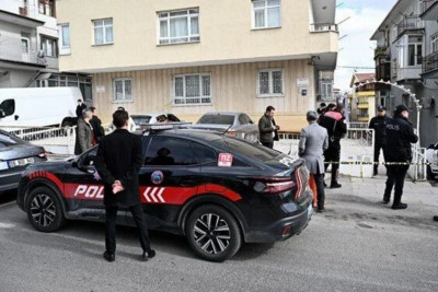 Ankarada qadın iki azyaşlı övladını öldürüb, birinə isə ağır xəsarət yetirib