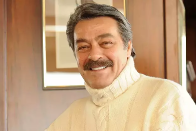 Kadir İnanır uzun fasilədən sonra kameralar qarşısında - FOTO