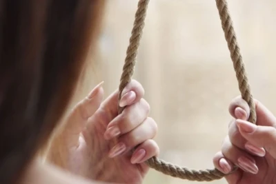 Göyçayda 6 uşaq anası özünü asdı