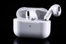 "Apple" qulaqlıqlarında real vaxt rejimində tərcümə funksiyası olacaq