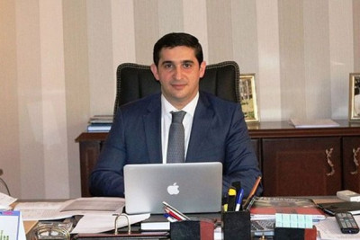 Nazir rəisi buna görə işdən çıxarıb: Planşet, bahalı viski...