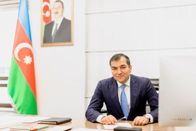 Fuad Nağıyev 9.8 milyonu dörd şirkət arasında bölüşdürüb