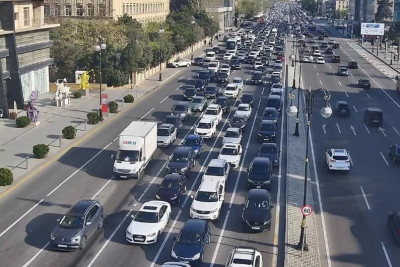 Bakının bir çox yollarında tıxac müşahidə edilir - SİYAHI