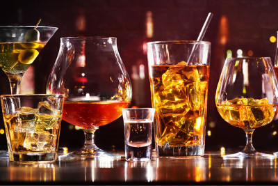 Tündlüyü beş faizdən yuxarı olan alkoqollu içkilərin reklamı qadağan edilir