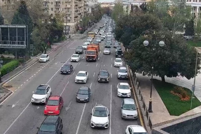Bakının bir çox yollarında tıxac müşahidə edilir - SİYAHI