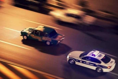 Nömrəsiz maşınla xuliqanlıq edən qazi saxlanıldı