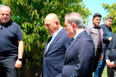 Ceyhun Bayramov Mövlud Çavuşoğluya başsağlığı vermək üçün Alanyaya gedib