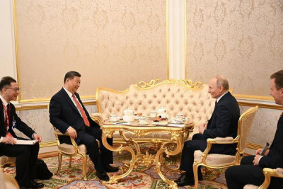 Si Cinpin ilk dəfə şəxsən Putini Ukraynada "ədalətli" sülh sazişi bağlamağa çağırdı