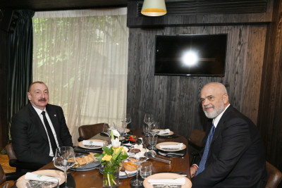 Azərbaycan Prezidenti İlham Əliyevlə Albaniyanın Baş nazirinin işçi nahar əsnasında görüşü olub