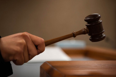 Yevlaxda yeniyetmənin cərrahi əməliyyat zamanı ölümü ilə bağlı təqsirləndirilənlərin məhkəməsi başlayır