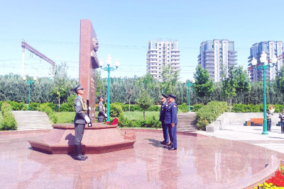 Azərbaycan HHQ komandanı Özbəkistana səfər edib