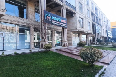 “Mayomed” klinikası fəaliyyəti qadağan edilmiş “cərrah”a görə cərimələndi