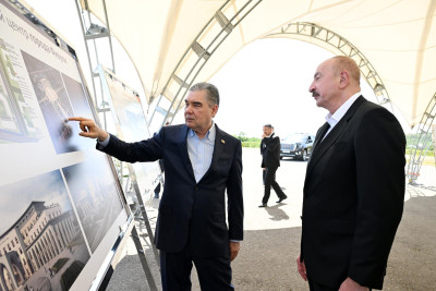 İlham Əliyev və Qurbanqulu Berdiməhəmmədov Füzuli şəhərinin dağıdılmış yerlərinə baxıblar