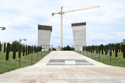 Prezident İlham Əliyev Xankəndidə Zəfər parkında görülən tikinti işləri ilə tanış olub - FOTO