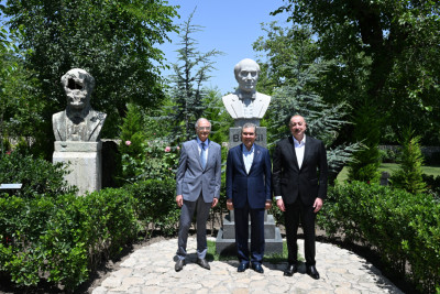 Prezident İlham Əliyev və Türkmənistan Xalq Məsləhətinin sədri Şuşada Bülbülün ev-muzeyində olublar