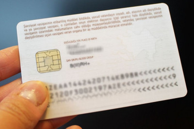 MM şəxsiyyət vəsiqəsində əks olunan məlumatların tərkibinin yenilənməsini I oxunuşda təsdiqləyib